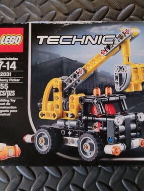 LEGO TECHNIC 42031 Cherry Picker (2015) New & Factory Sealed, Retired & Rare